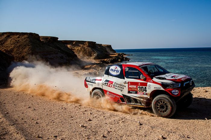 #304 Toyota Gazoo Racing: Giniel De Villiers, Alex Haro