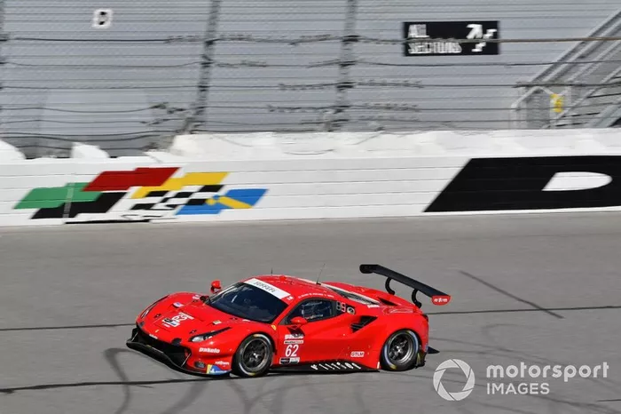 #62 Risi Competizione Ferrari 488 GTE, GTLM: Daniel Serra, James Calado