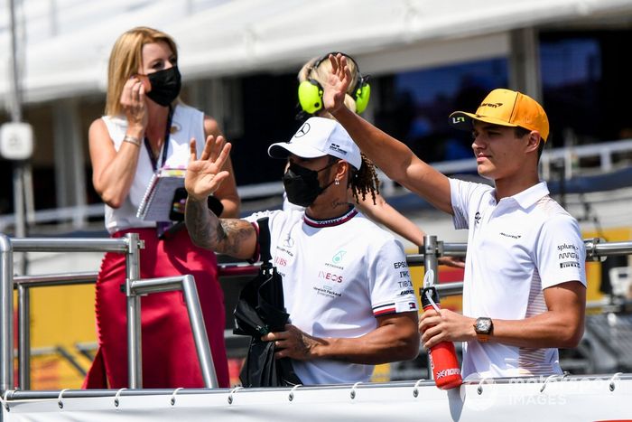 Lewis Hamilton, Mercedes, Lando Norris, McLaren en el desfile de pilotos