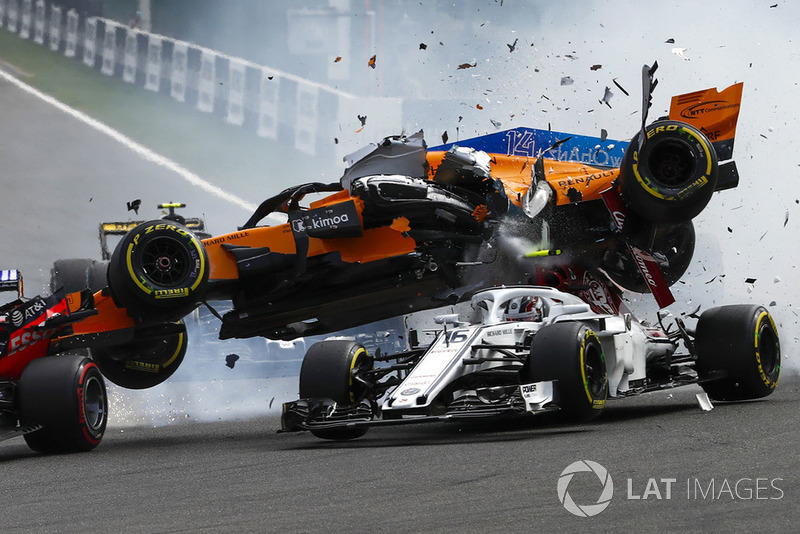 Halo redt Leclerc in Spa