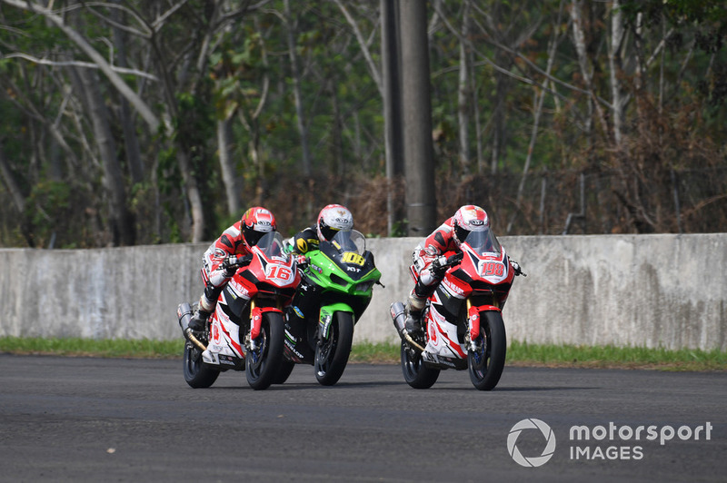 Mario Suryo Aji, Rheza Danica, Astra Honda Racing Team dan AM Fadly, Manual Tech KYT Kawasaki Racing
