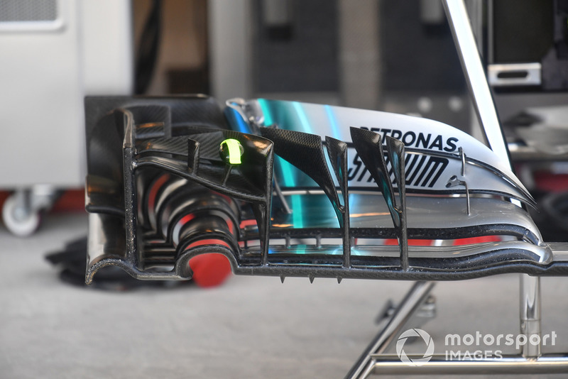 Mercedes-AMG F1 W09 voorvleugel detail
