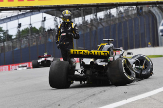 Nico Hulkenberg, Renault Sport F1 Team R.S. 18, dopo l'incidente nelle FP2
