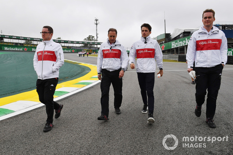 Charles Leclerc, Sauber, ispeziona il circuito