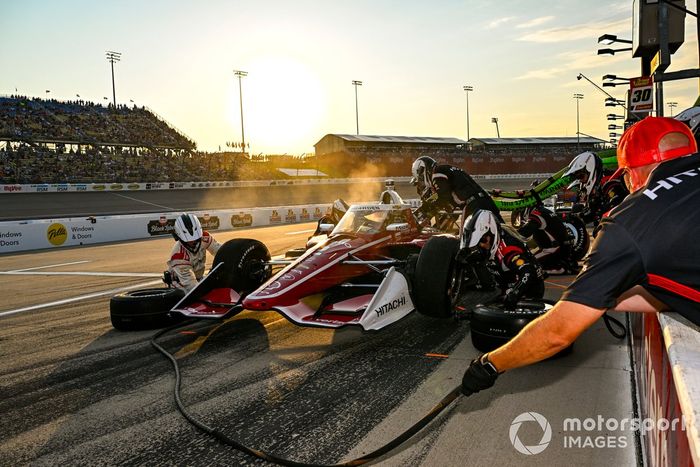 Josef Newgarden, Team Penske Chevrolet, Parada en boxes