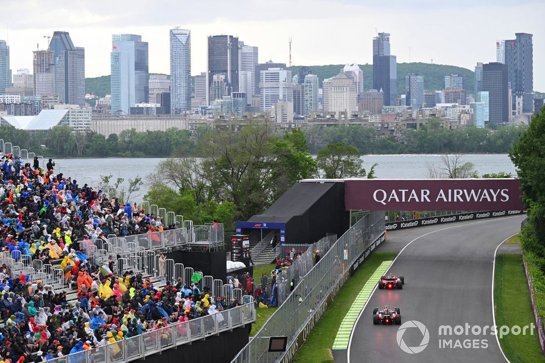 Lewis Hamilton, Mercedes F1 W15, na okrążeniu zwiadowczym 
