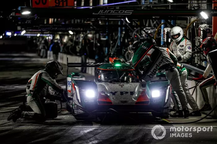 #50 Juncos Racing Cadillac DPi, DPi: Will Owen, Rene Binder, Agustin Canapino, Kyle Kaiser, pit stop