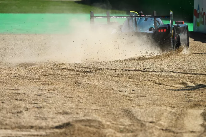 #009 Aston Martin Thor Team Aston Martin Valkyrie: Alex Riberas, Marco Sorensen