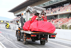 Bergung des Unfallautos von Kimi Räikkönen, Ferrari SF70H
