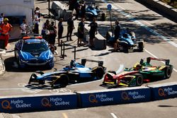 Sébastien Buemi, Renault e.Dams, y Daniel Abt, ABT Schaeffler Audi Sport, en pits