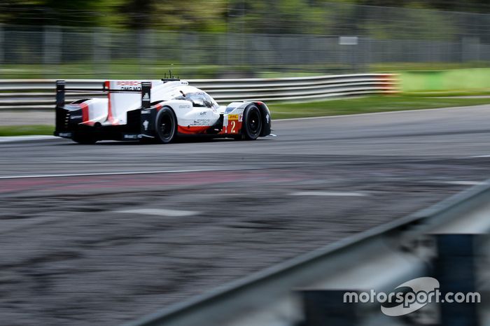 #2 Porsche Team Porsche 919 Hybrid: Timo Bernhard, Earl Bamber, Brendon Hartley