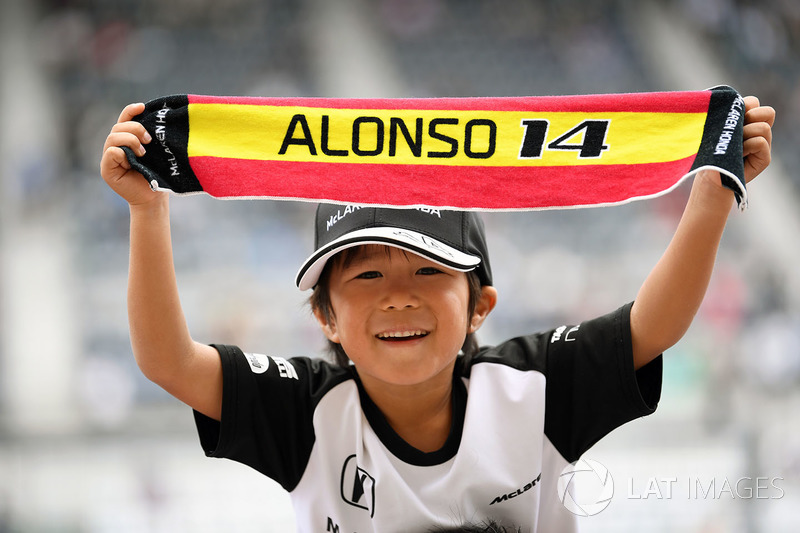 Fernando Alonso, McLaren fan y banner