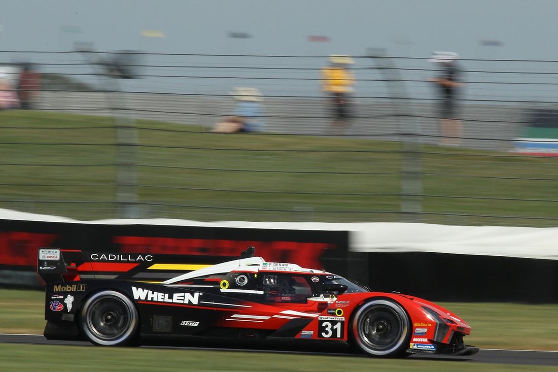 #31 Action Express Racing Cadillac V-Series.R: Pipo Derani, Jack Aitken, Tom Blomqvist