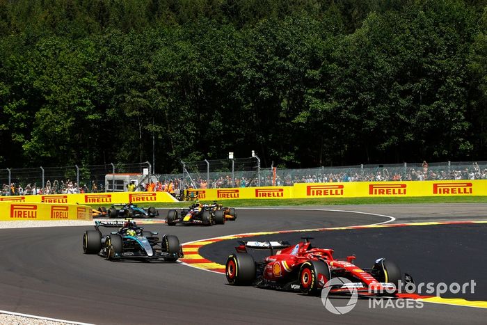 Charles Leclerc, Ferrari SF-24, Lewis Hamilton, Mercedes F1 W15, Sergio Pérez, Red Bull Racing RB20