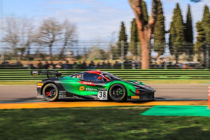 #38 Jota McLaren 720 S GT3: Oliver Wilkinson, Marvin Kirchhöfer, Rob Bell