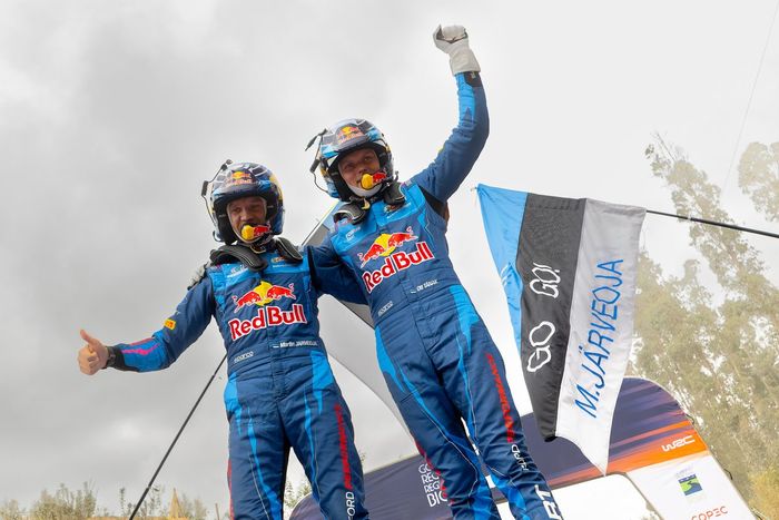 Ganadores Ott Tänak, Martin Järveoja, M-Sport Ford World Rally Team Ford Puma Rally1