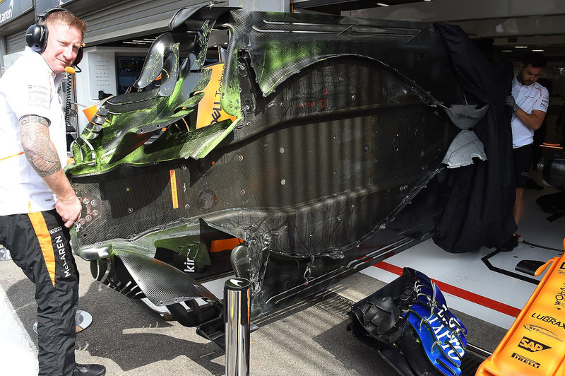 McLaren MCL33, padlólemez aerofestékkel