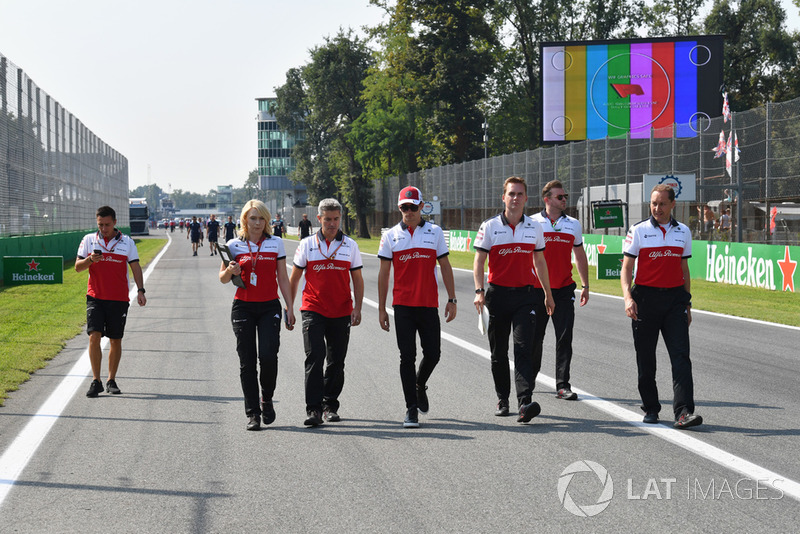 Charles Leclerc, Sauber walks the track