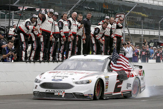 Brad Keselowski, Team Penske, Ford Fusion Discount Tire