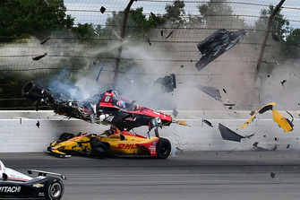 Robert Wickens, Schmidt Peterson Motorsports Honda, James Hinchcliffe, Schmidt Peterson Motorsports Honda, Ryan Hunter-Reay, Andretti Autosport Honda, Pietro Fittipaldi, Dale Coyne Racing Honda crash
