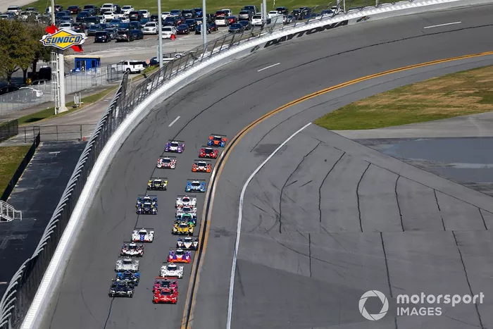 #31 Action Express Racing Cadillac DPi: Chase Elliott, Felipe Nasr, Pipo Derani, Mike Conway, lidera en la salida