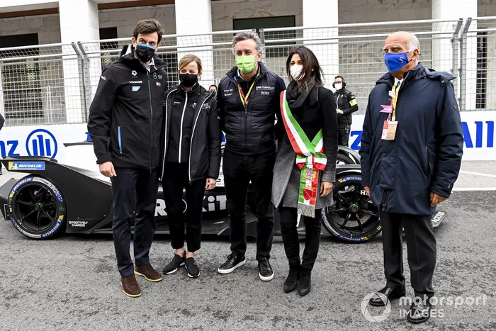Toto Wolff, director ejecutivo de Mercedes AMG, Susie Wolff, Team Principal de Venturi, Alejandro Agag, presidente de la Formula E, la alcaldesa de Roma Virginia Raggi