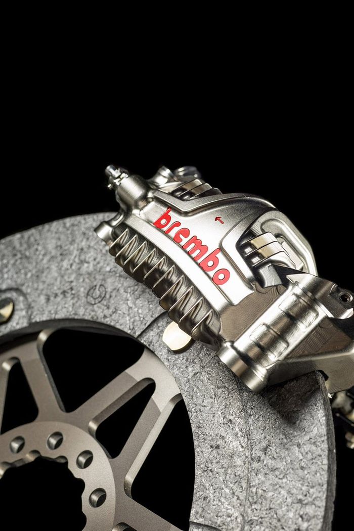 Detalle de los frenos Brembo de MotoGP