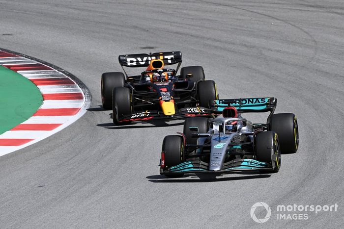 George Russell, Mercedes W13, Max Verstappen, Red Bull Racing RB18