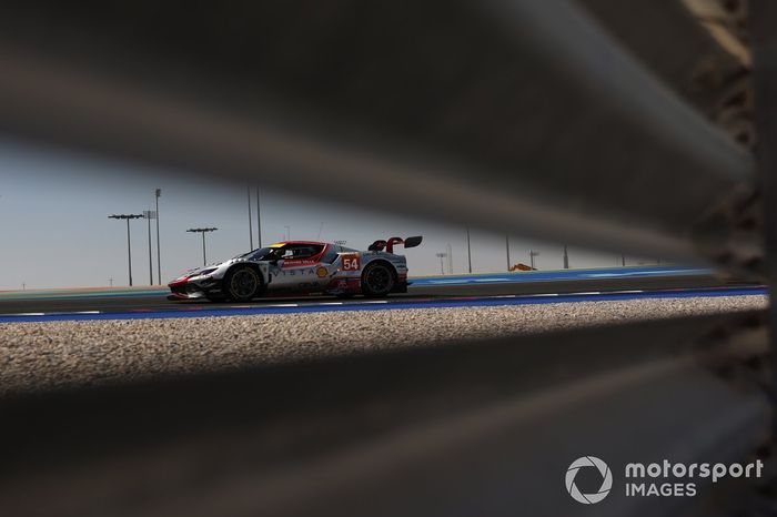 #54 Vista AF Corse Ferrari 296 LMGT3: Thomas Flohr, Francesco Castellacci, Davide Rigon