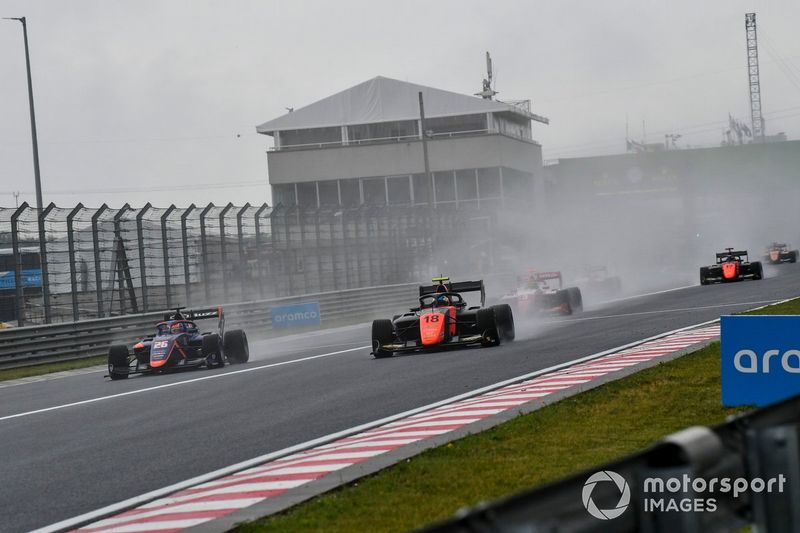 Clement Novalak, Carlin y Bent Viscaal, MP Motorsport 