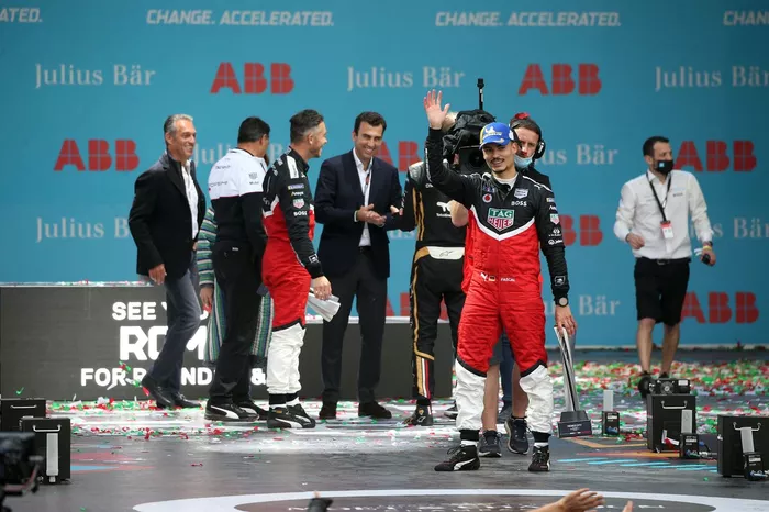 Podio: Race winner Pascal Wehrlein, Porsche