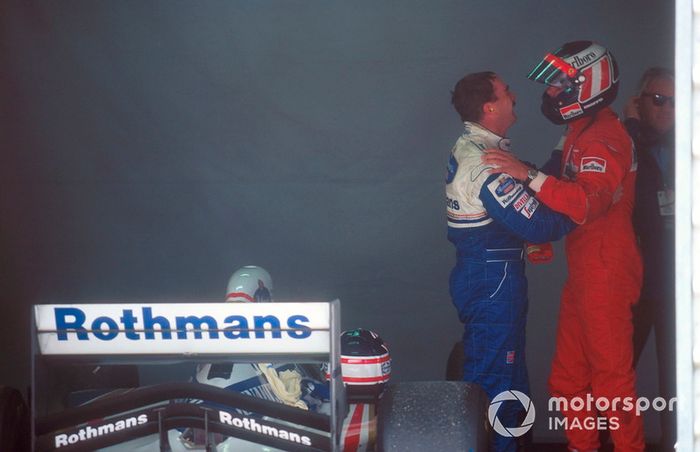 Gerhard Berger, Ferrari felicita a Nigel Mansell, Williams