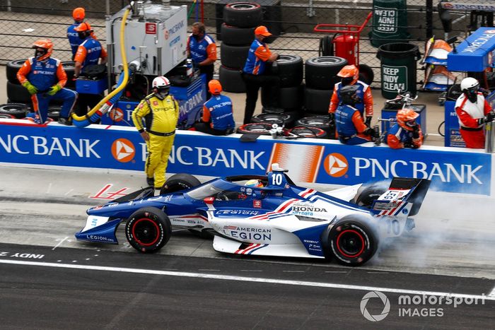 Alex Palou, Chip Ganassi Racing Honda, pit stop