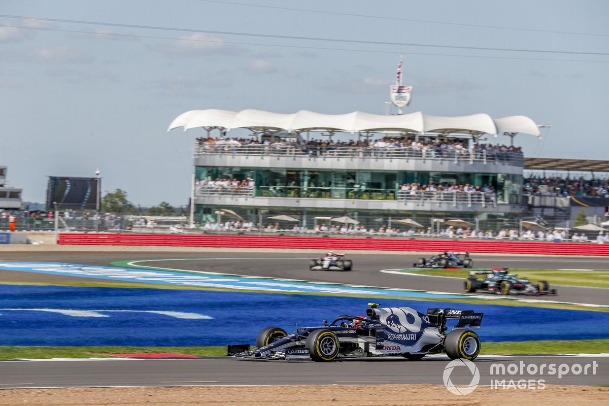 Pierre Gasly, AlphaTauri AT02, Lance Stroll, Aston Martin AMR21