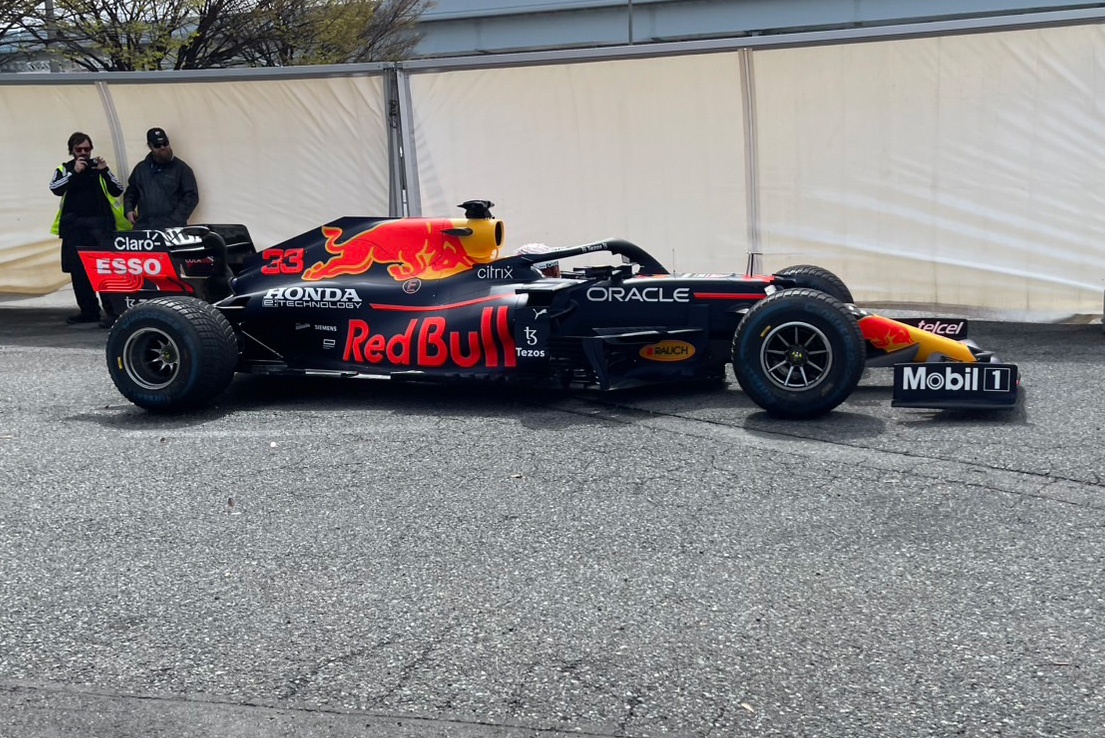 レッドブルF1 ジャージ 公式 Red Bull Racing アパレル＆商品 | DAZN