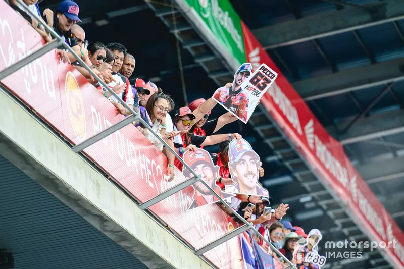 Fans