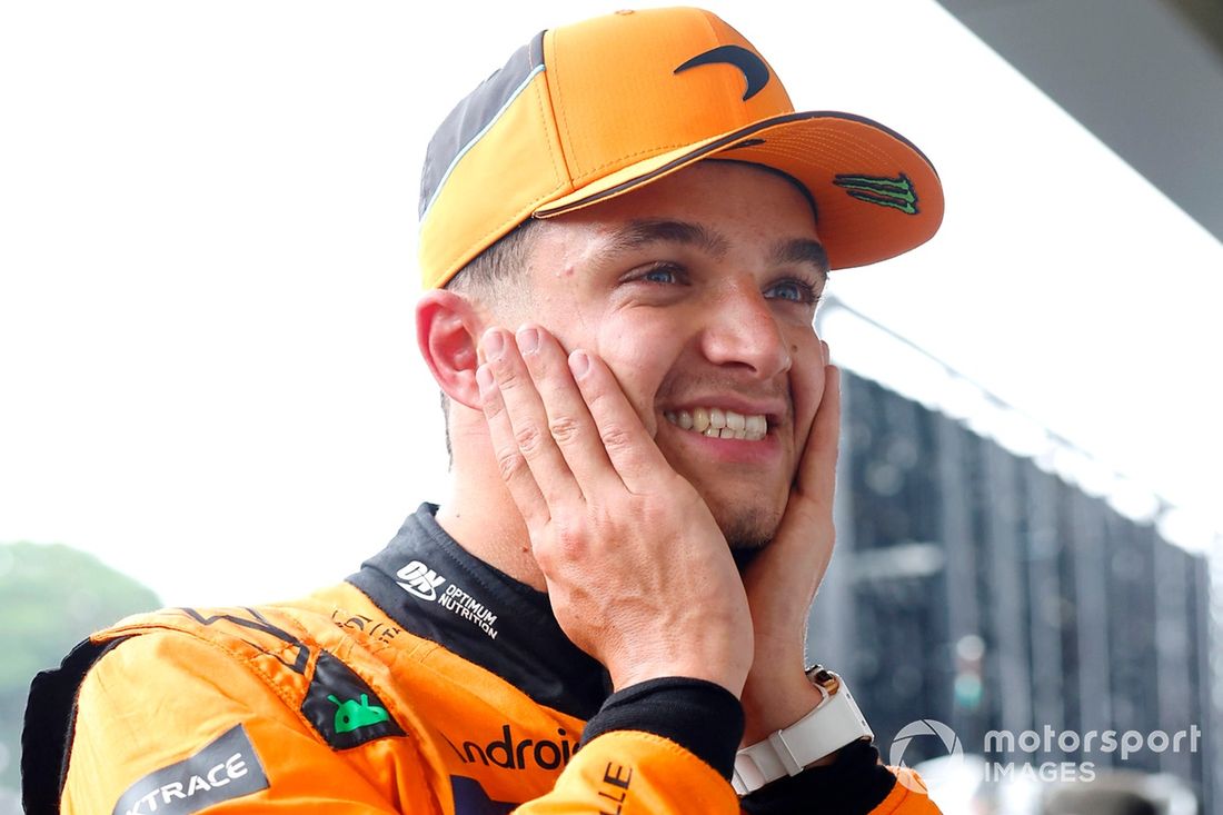 Polak Lando Norris, McLaren F1 Team, świętuje po kwalifikacjach