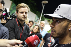 Lewis Hamilton, Mercedes AMG F1 con i media