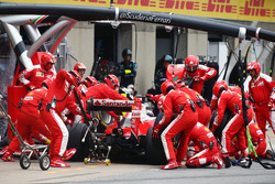 Sebastian Vettel, Ferrari SF16-H makes a pit stop