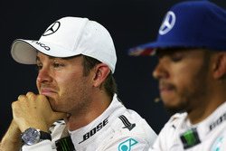 Nico Rosberg Mercedes AMG F1 y Lewis Hamilton Mercedes AMG F1 en la Conferencia de prensa FIA