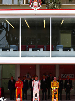 Podium: pemenang Artem Markelov, RUSSIAN TIME, peringkat kedua Norman Nato, Racing Engineering, peri
