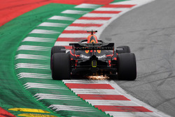Daniel Ricciardo, Red Bull Racing RB14 sparks