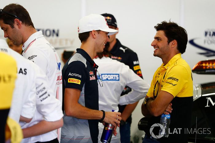 Pierre Gasly, Scuderia Toro Rosso, Carlos Sainz Jr., Renault Sport F1 Team