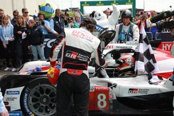 Winners #8 Toyota Gazoo Racing Toyota TS050: Kazuki Nakajima, Fernando Alonso