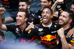 Daniel Ricciardo, Red Bull Racing, celebrates victory in the swimming pool on the Red Bull Energy St