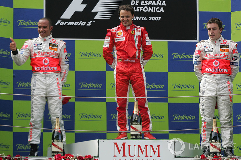 Podio: ganador de la carrera Felipe Massa, Ferrari, segundo lugar Lewis Hamilton, McLaren, tercer lugar Fernando Alonso, McLaren