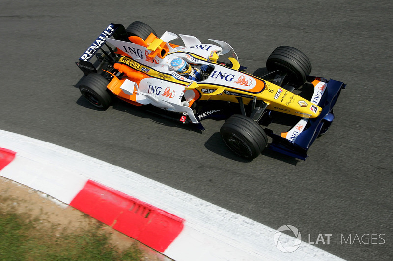 2008. Renault R28