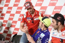 Andrea Dovizioso, Ducati Team, Valentino Rossi, Yamaha Factory Racing