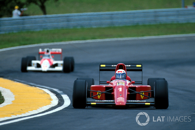 Alain Prost, Ferrari 641 leads Gerhard Berger, McLaren MP4/5B