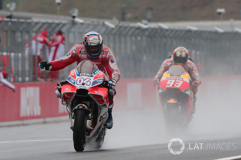 Podio carrera, ganador Andrea Dovizioso, Marc Márquez y Danilo Petrucci